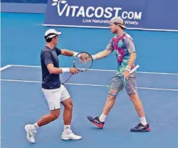  ??  ?? kGonzalo Escobar (i) y Ariel Behar, campeones del torneo de Delray Beach.