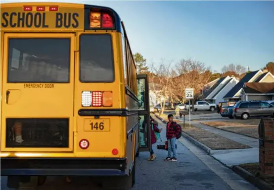  ?? TOM BRENNER/ASSOCIATED PRESS ?? Diesel exhaust fumes from buses potentiall­y affect one-third of US students, as well as their parents and educators, each day.