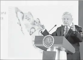  ??  ?? ▲ En Palacio Nacional, tras destacar las cifras del segundo trimestre, el presidente Andrés Manuel López Obrador consideró eso no quiere decir que todo esté resuelto, “pero vamos muy bien en la parte económica”. Foto José Antonio López