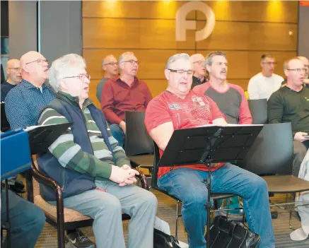  ?? PHOTO MARTIN ALARIE ?? Des membres du choeur de la Fraternité des policiers et policières en pleine répétition