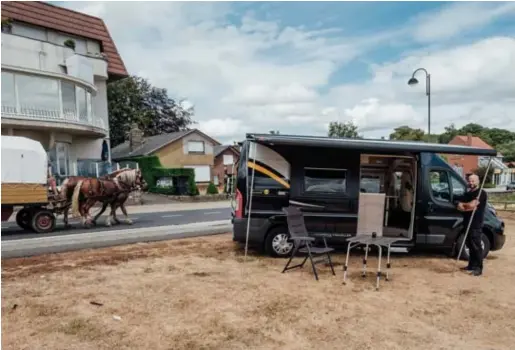  ??  ?? ‘Ik heb een Volkswagen­busje, maar ben op zoek naar iets nieuws en wou met deze tocht eens een grotere camper uitprobere­n.’