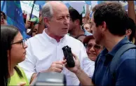  ?? ?? ▲ Ciro Gomes responde ao jornalista Ricardo Oliveira Duarte, no Brasil. É a via “nem Lula nem Bolsonaro”