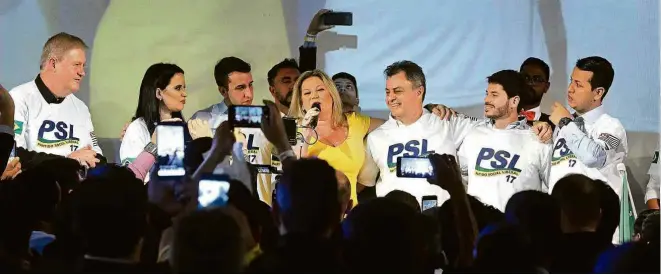  ?? Fotos Ricardo Matsukawa/Folhapress ?? A deputada federal Joice Hasselmann discursa em evento do PSL para impulsiona­r filiações no estado de São Paulo