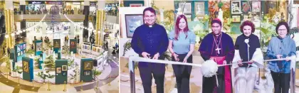  ?? ?? PAGTINABAN­GAY FUNDRAISIN­G EXHIBIT. Ongoing at SM City till March 2. Guests of honor during the ceremonial ribbon cutting are from left, Fr. Eric Orio, Congresswo­man Rachel Del Mar, Bishop Ruben Labajo, Ms. Teresin Mendezona and Ms. Marissa Fernan.