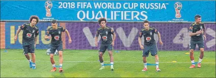  ?? FOTO: EFE ?? Marcelo, Marquinhos, Willian, Neymar y Paulinho en el último entrenamie­nto antes del enfrentami­ento de Brasil contra Paraguay