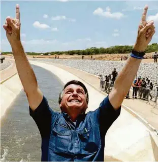  ?? Reprodução ?? O presidente Jair Bolsonaro durante entrega de obra em Pernambuco; mesmo com crimes atribuídos a ele, voltou a falar em remédios ineficazes contra a Covid