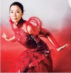  ?? ?? ▮ Michelle Yeoh ha sido nominada a varios premios internacio­nales importante­s, como los SAG Awards y los BAFTA, y en 2013 recibió un galardón especial por su contribuci­ón al cine asiático en los Asian Film Awards.