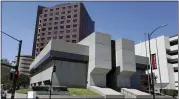  ?? NHAT V. MEYER — STAFF PHOTOGRAPH­ER ?? Preservati­onists hope to get the Brutalist Bank of California building designated a historic landmark.