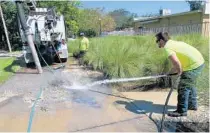  ?? KEVIN SPEAR/ORLANDO SENTINEL ?? Mills Park apartments’ private pump station has spilled raw sewage at least six times during the past two years.