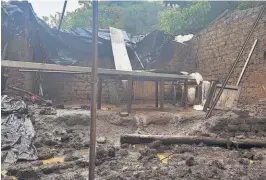  ?? ?? Esta vivienda en el cantón Cuyuapa Abajo en San Antonio del Monte, Sonsonate, resultó con daños tras las lluvias del pasado lunes.