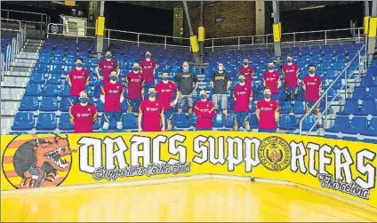  ?? FOTO: FC BARCELONA ?? Los Dracs, siempre fieles
El gran grupo de animación del Palau Blaugrana dio todo su apoyo a la plantilla del FC Barcelona