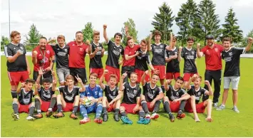  ?? Foto: Josef Abt ?? Die B Junioren des SV Thierhaupt­en, die zum größten Teil seit vielen Jahren zusammen spielen, konnten den siebten Titel in Folge bejubeln.