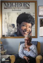  ?? CARL JUSTE cjuste@miamiheral­d.com ?? Bea Hines at her home as she recalls her tribulatio­ns and triumphs as the Miami Herald’s first female Black reporter.