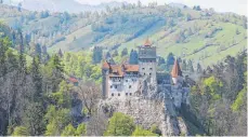  ??  ?? Schloss Bran in den Karpaten wird als Dracula-Schloss vermarktet.