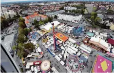  ?? Foto: Silvio Wyszengrad ?? Einmaliger Ausblick: Der City Skyliner ist 81 Meter hoch. Die Kabine dreht sich im Kreis und ermöglicht einen Blick in alle Himmelsric­htungen.