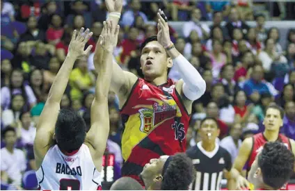  ?? SUNSTAR FILE ?? CEBU REPRESENT. June Mar Fajardo (above) and another Cebuano RR Pogoy join Gilas Pilipinas as they chase after a slot in the Fiba World Cup 2019.
