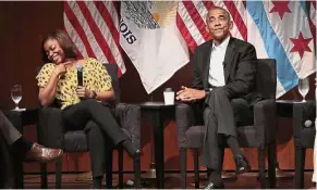  ?? AFP ?? Back in the public eye: Obama showing his funny side while fielding questions from students at the University of Chicago. —