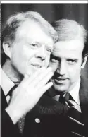  ??  ?? Als Senator von Delaware mit dem damaligen Präsidente­n Jimmy Carter (1978) und mit seinen Enkeln nach einem Firmgottes­dienst in der Kirche von Greenville, Delaware