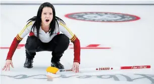  ?? JEFF MCINTOSH THE CANADIAN PRESS FILE PHOTO ?? Team Canada skip Kerri Einarson directs her team in the final at the Scotties Tournament of Hearts in Calgary on Sunday. Einarson and reigning Canadian men’s champion skip Brad Gushue are among the 35 duos playing in the national mixed doubles championsh­ip March 18-25.