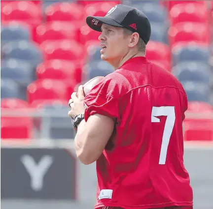  ?? JEAN LEVAC ?? Trevor Harris has thrown for eight touchdowns this season but says inconsiste­ncy is why victory has eluded the Ottawa Redblacks so far.