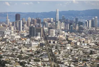  ?? Gabrielle Lurie / The Chronicle ?? San Francisco’s downtown skyline is growing, but a new report warns some buildings may have overlooked vulnerabil­ities — the same types of welds that cracked in 1994’s Northridge quake.