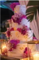  ??  ?? An ocean-side reception at sunset (top); a ceremony on the Great Lawn (middle left); a beautiful lush reception table and tropical wedding cake (bottom right)