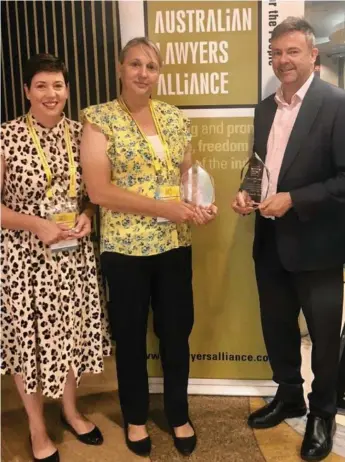  ?? Photo: Contribute­d ?? HONOUR: Accepting the Australian Lawyers Alliance 2019 Queensland Civil Justice Award are (from left) Leanne McDonald, Linda Mason and Clem van der Weegen. PETER HARDWICK
