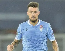  ??  ?? Pilastro
Francesco Acerbi, 31 anni, alla seconda stagione in maglia biancocele­ste, è una delle colonne della formazione di Simone Inzaghi