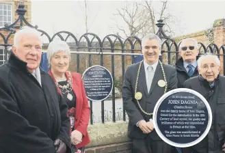  ??  ?? The Mayor and Mayoress with Brian Bage, Allan Bailey and John Robinson of the Cleadon Village History Society as a blue plaque is unveiled to John Dagnia. Inset, a close-up of the plaque.