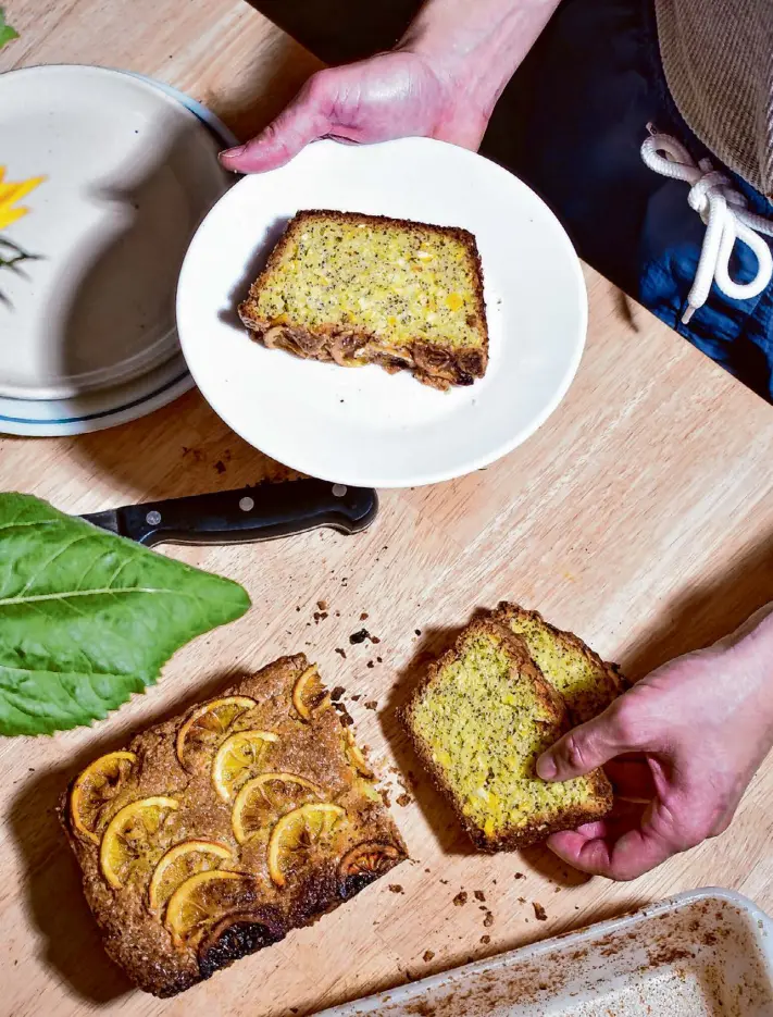  ?? Christian Reynoso/Special to the Chronicle ?? This lemony poppy seed loaf cake gets its crunchy top from demerara sugar.