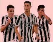  ??  ?? (CR7 con Federico Chiesa e Paulo Dybala)