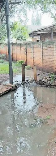  ?? ?? Sewage spilling through households in Komatipoor­t.