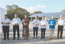  ??  ?? El gobernador Carlos Joaquín inauguró la instalació­n fotovoltai­ca más grande del sistema de universida­des tecnológic­as y politécnic­as del país.