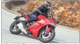  ??  ?? En offrant un bel équilibre entre sportivité et confort, la Ducati Supersport joue la carte de la polyvalenc­e. Et elle le fait avec classe.