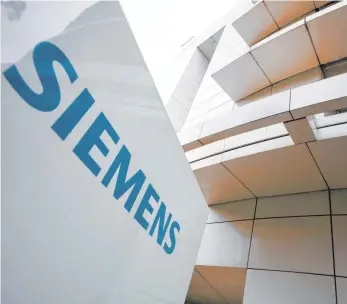  ?? FOTO: DPA ?? Im Geschäftsj­ahr 2015/16 hat Siemens mit digitalen Dienstleis­tungen eine Milliarde Euro umgesetzt.