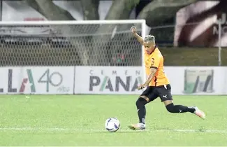  ?? FE ?? Lean Torres en un partido de Cibao FC durante la pasada temporada de la LDF.