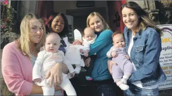  ?? 16_T38_baptistchu­rchbabies0­2 ?? Four little angels with their mums: Amy Inglis on the far left with Moilla Holban, Becky Anderson and Melody McCulloch.