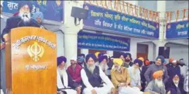  ?? SAMEER SEHGAL /HT ?? Shiromani Akali Dal patron and former CM Parkash Singh Badal addressing the gathering at the party’s foundation day celebratio­ns in the Golden Temple complex in Amritsar on Thursday.