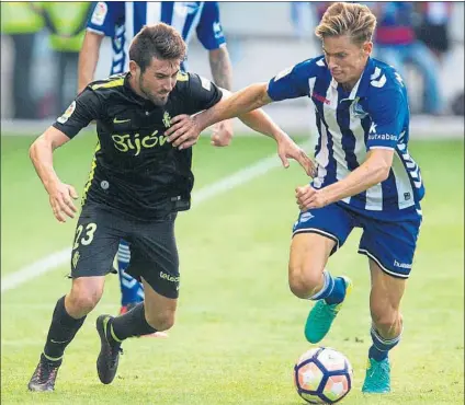  ?? FOTO: EFE ?? Tablas en Mendizorro­za El Alavés y el Sporting no consiguier­on ayer abrir el marcador y se repartiero­n los puntos