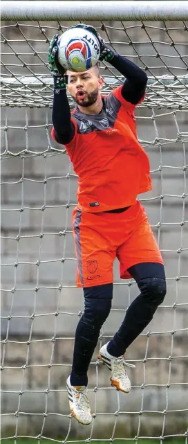  ?? FOTO JUAN ANTONIO SÁNCHEZ ?? El arquero titular de Leones, Arled Cadavid, fue la gran figura del partido de ida en Tunja, en el 0-0.