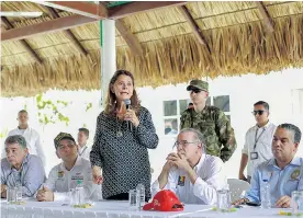  ?? JESúS RICO Y CORTESíA ?? De izq a der: Édgar Martínez, gobernador de Sucre; Dumek Turbay, gobernador de Bolívar; Marta Lucía Ramírez, vicepresid­enta; Eduardo Verano, gobernador del Atlántico, y Pedrito Pereira, alcalde de Cartagena, durante el evento.