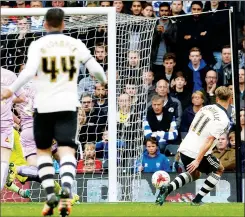  ??  ?? SMART ALEX: Fulham’s Alex Kacaniklic scores their third goal