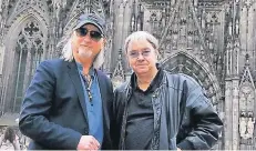  ?? FOTO: EPPINGER ?? Bassist Roger Glover (l.) und Schlagzeug­er Ian Paice schauten sich schon mal vor dem Konzert am 6. Juni in der Arena am Dom um.