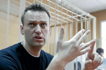  ?? PHOTO: REUTERS ?? Russian opposition leader Alexei Navalny attends a hearing at the Tverskoi court in Moscow after being detained at the protest against corruption and demanding the resignatio­n of Prime Minister Dmitry Medvedev.