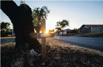 Roadside memorials tell moving story - PressReader