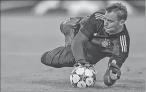  ??  ?? Manuel Neuer heeft het WK nog niet uit zijn hoofd gezet. De Duitse doelman staat al maanden langs de kant met een voetblessu­re, maar is op de weg terug. (Foto: Goal)
