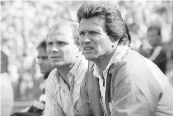  ?? FOTO: IMAGO ?? Schon vor 30 Jahren ein Gespann – Manager Uli Hoeneß (li.) und Trainer Jupp Heynckes.