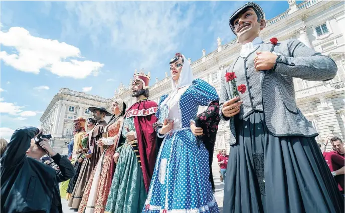  ?? EP ?? Los gigantes y los cabezudos vuelven a tomar las calles de la ciudad para celebrar San Isidro