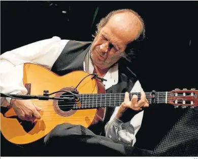  ?? E.S. ?? El guitarrist­a Paco de Lucía, en un momento del concierto ofrecido en octubre de 2010 en el Teatro Real.