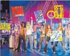  ?? FOTO: FRANK-SER-SHOWSERVIC­E-INT ?? Das Musical „Hair“zeigt, dass die Hippies alles andere waren als verschmudd­elte Gammler und Faulenzer.